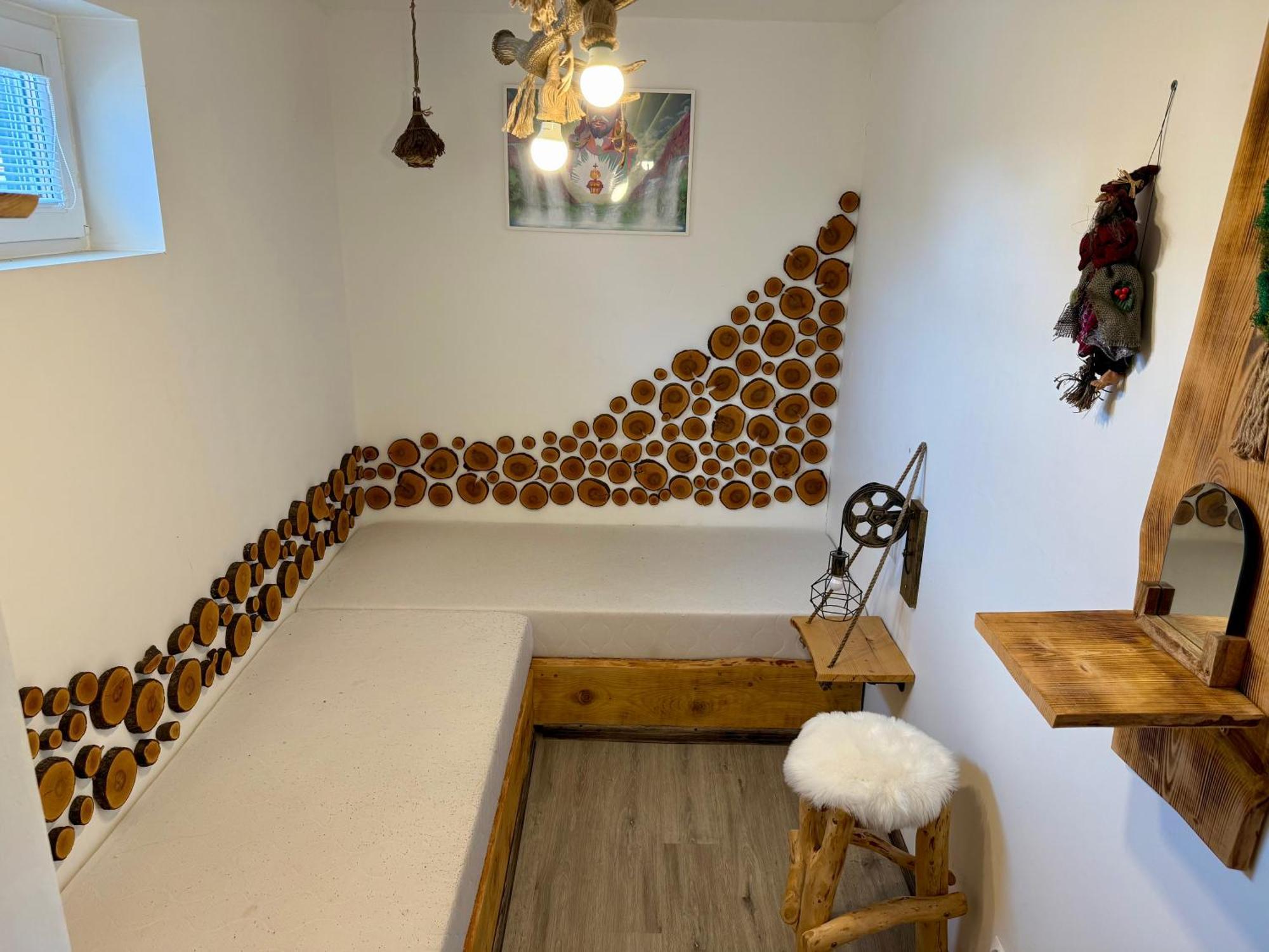 Apartmany Apollo Michalovce Exteriör bild